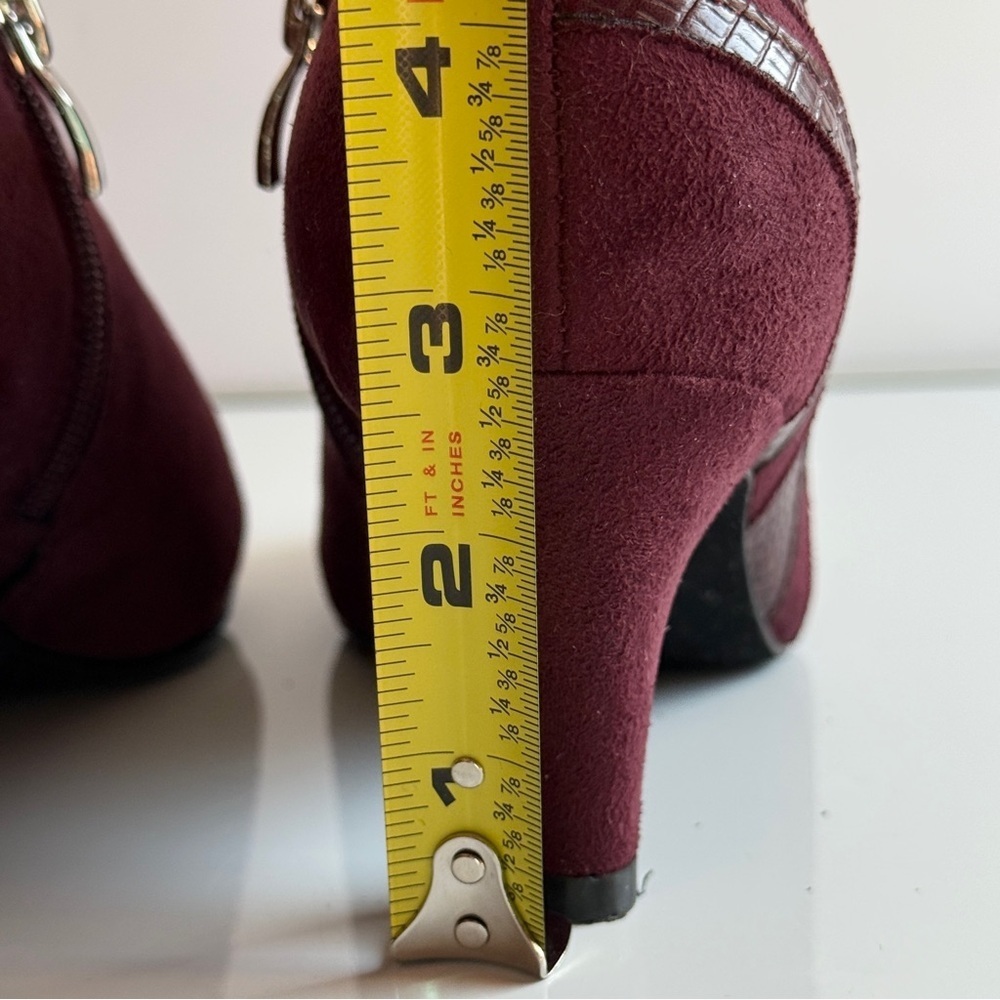 Eva & Zoe Burgundy Evelyn Ankle Boots Size 6.5 - Picture 10 of 13